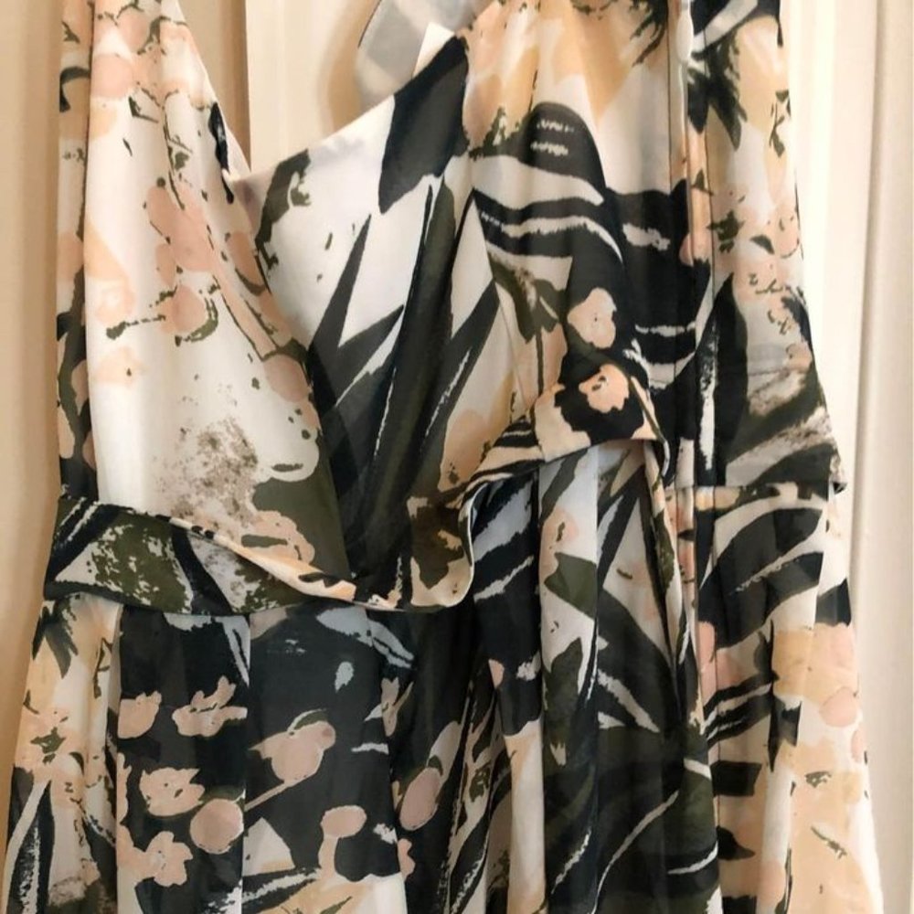 Women’s graduation dress, H&M size 6. NWT. Sun dress.